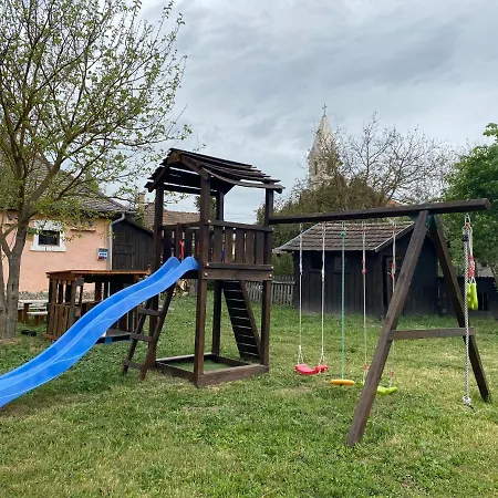 Hengermalom Kuria Апартаменты Szecseny